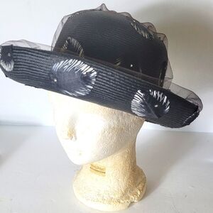 Traditional Hutzler's Black Lowrider w/Red band hat
